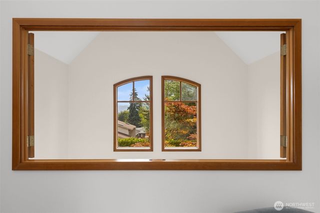 7321 152nd Avenue NE, Redmond, WA 98052