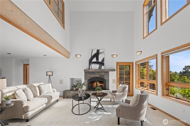 7321 152nd Avenue NE, Redmond, WA 98052