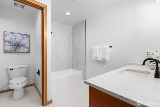 7321 152nd Avenue NE, Redmond, WA 98052