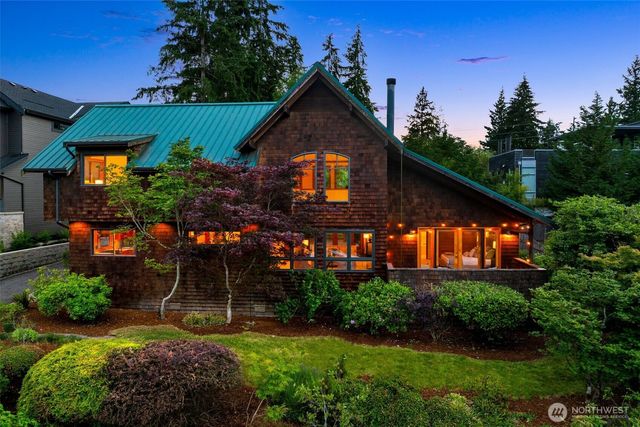 7321 152nd Avenue NE, Redmond, WA 98052