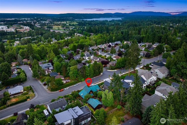 7321 152nd Avenue NE, Redmond, WA 98052