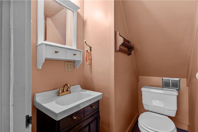 66 Power Street, Portsmouth, RI 02871