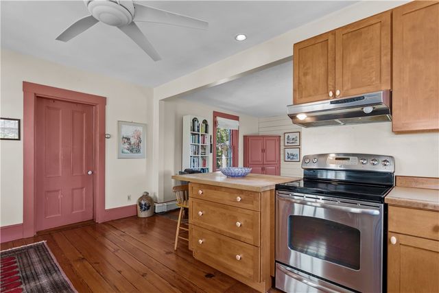 66 Power Street, Portsmouth, RI 02871