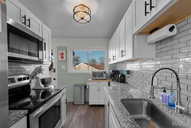 6301 Ashbury Drive, St Louis, MO 63123