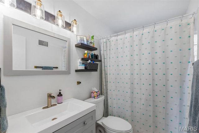 6301 Ashbury Drive, St Louis, MO 63123