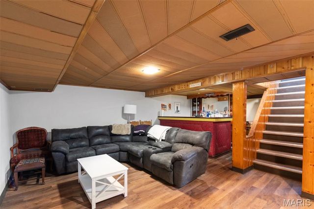 6301 Ashbury Drive, St Louis, MO 63123