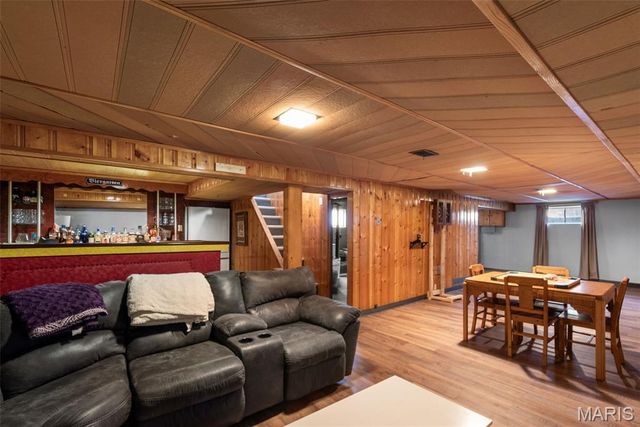 6301 Ashbury Drive, St Louis, MO 63123