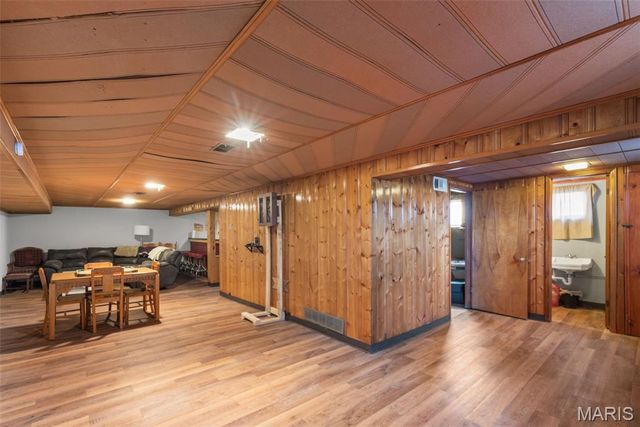 6301 Ashbury Drive, St Louis, MO 63123