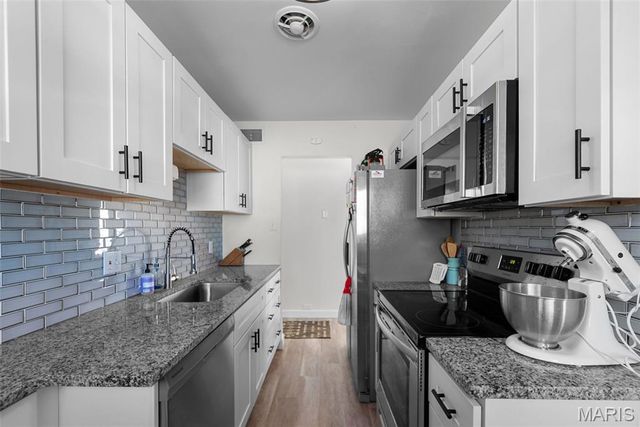 6301 Ashbury Drive, St Louis, MO 63123