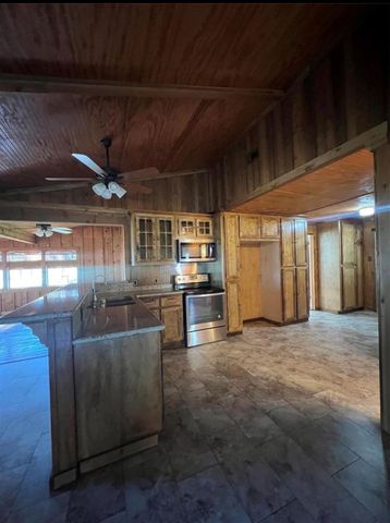 2 Lee Drive, Huntsville, TX 77320