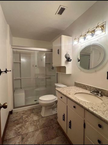 2 Lee Drive, Huntsville, TX 77320