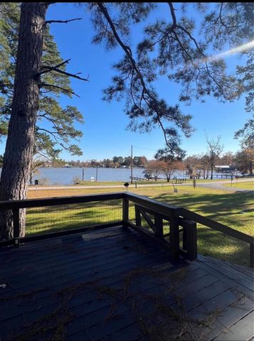 2 Lee Drive, Huntsville, TX 77320