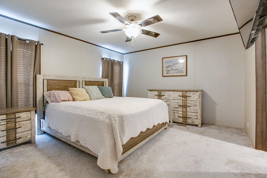 Image 15 of property listing at 11524 N Walnut Grove Road, San Angelo, TX 76901
