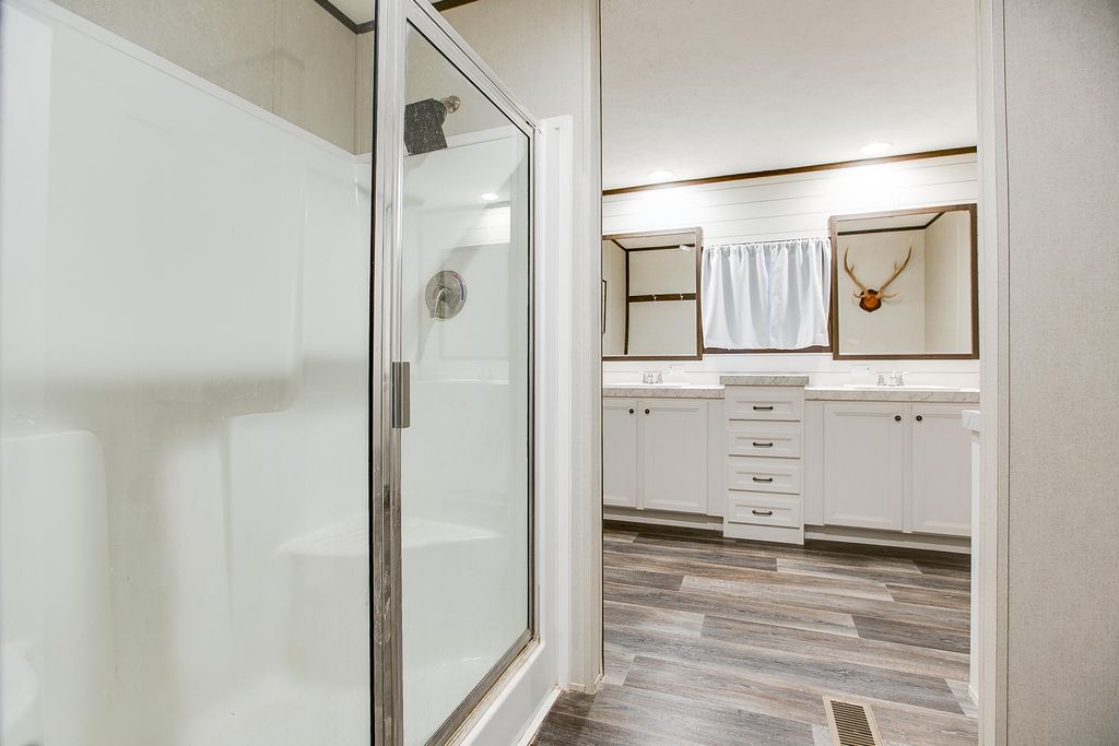 Image 17 of property listing at 11524 N Walnut Grove Road, San Angelo, TX 76901