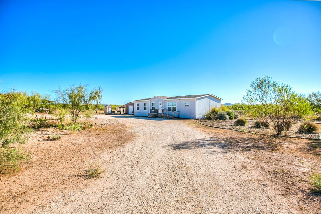 Image 2 of property listing at 11524 N Walnut Grove Road, San Angelo, TX 76901