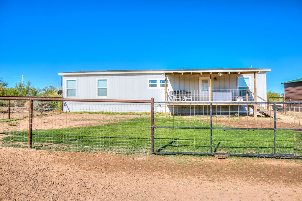 Image 29 of property listing at 11524 N Walnut Grove Road, San Angelo, TX 76901