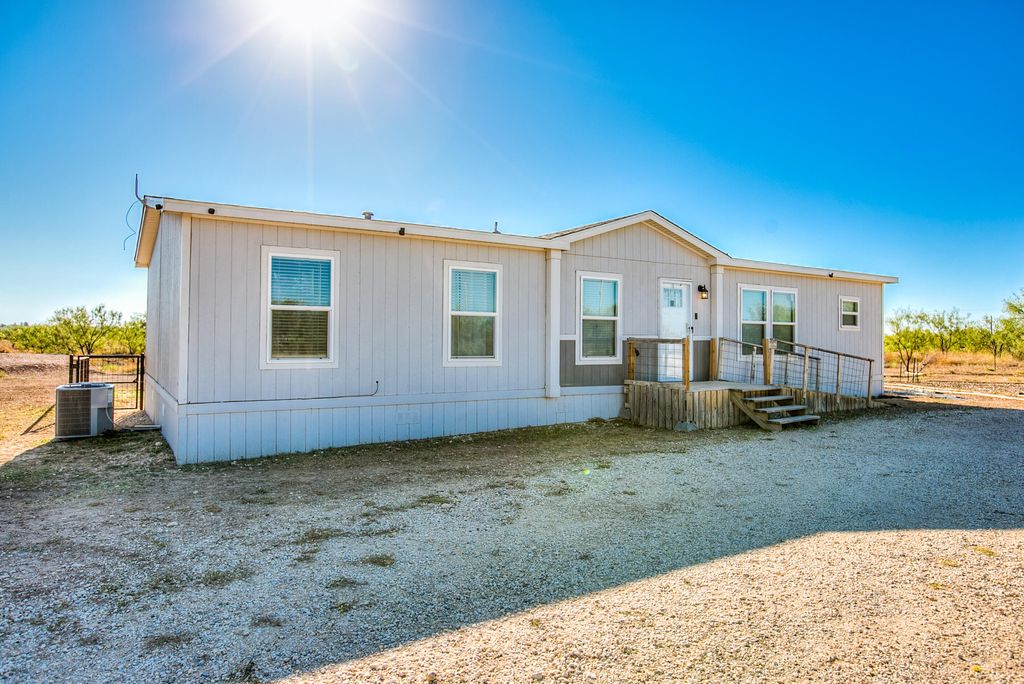 Image 3 of property listing at 11524 N Walnut Grove Road, San Angelo, TX 76901