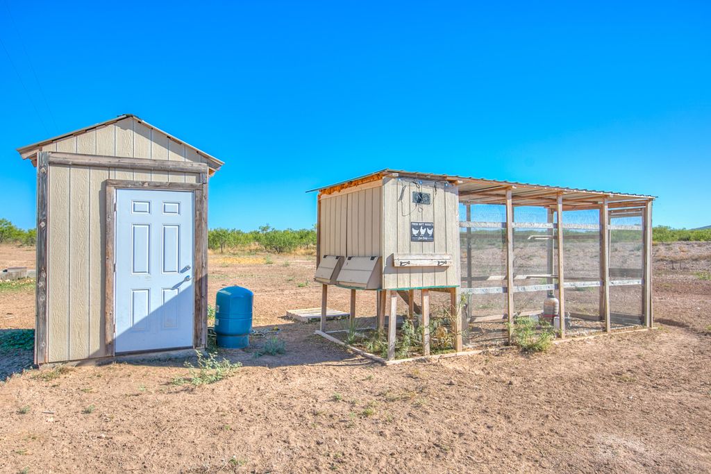 Image 35 of property listing at 11524 N Walnut Grove Road, San Angelo, TX 76901