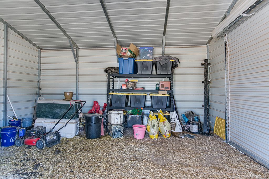 Image 36 of property listing at 11524 N Walnut Grove Road, San Angelo, TX 76901