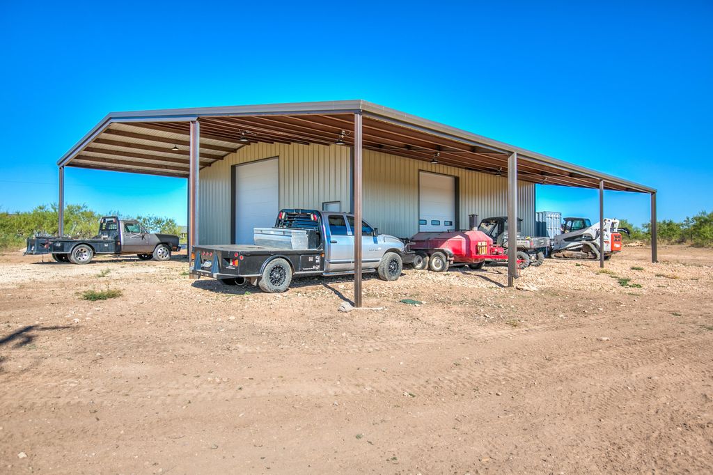 Image 39 of property listing at 11524 N Walnut Grove Road, San Angelo, TX 76901