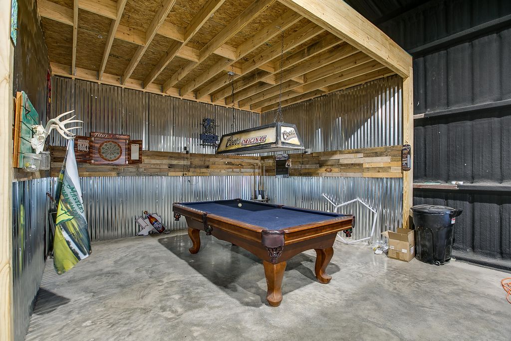 Image 45 of property listing at 11524 N Walnut Grove Road, San Angelo, TX 76901
