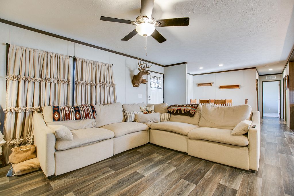 Image 5 of property listing at 11524 N Walnut Grove Road, San Angelo, TX 76901