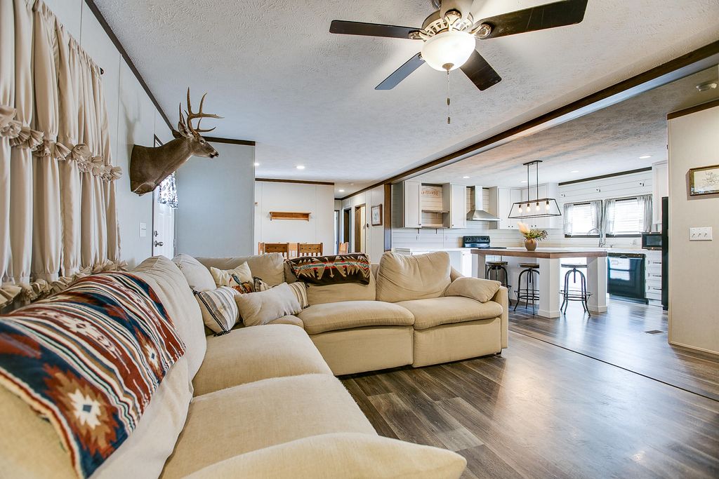 Image 6 of property listing at 11524 N Walnut Grove Road, San Angelo, TX 76901