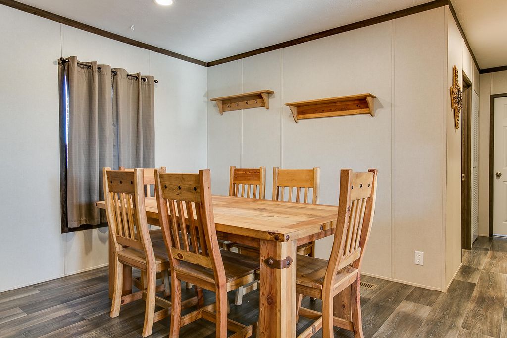 Image 8 of property listing at 11524 N Walnut Grove Road, San Angelo, TX 76901