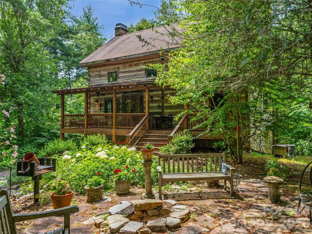 69 Dogwood Branch Road, Zirconia, NC 28790