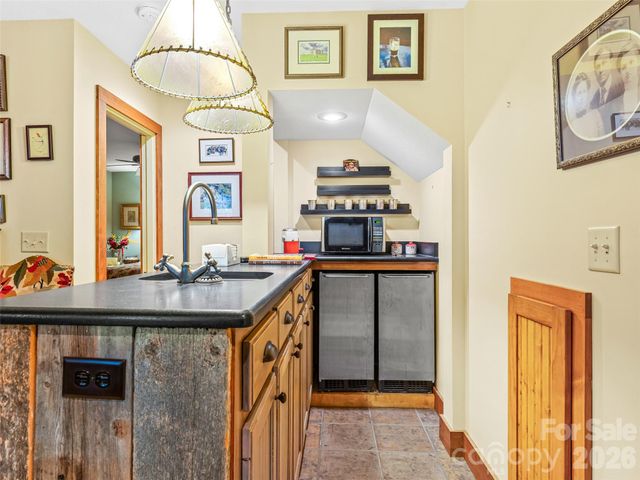 69 Dogwood Branch Road, Zirconia, NC 28790