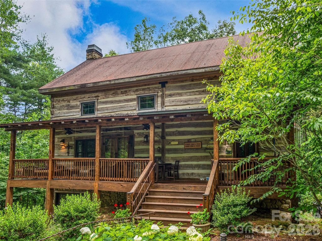 69 Dogwood Branch Road, Zirconia, NC 28790