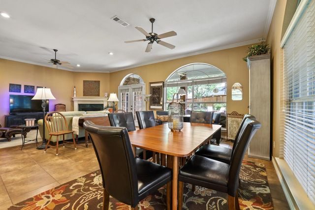 10 Fairway Loop Drive, Pottsboro, TX 75076