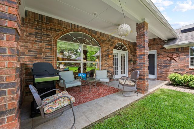 10 Fairway Loop Drive, Pottsboro, TX 75076