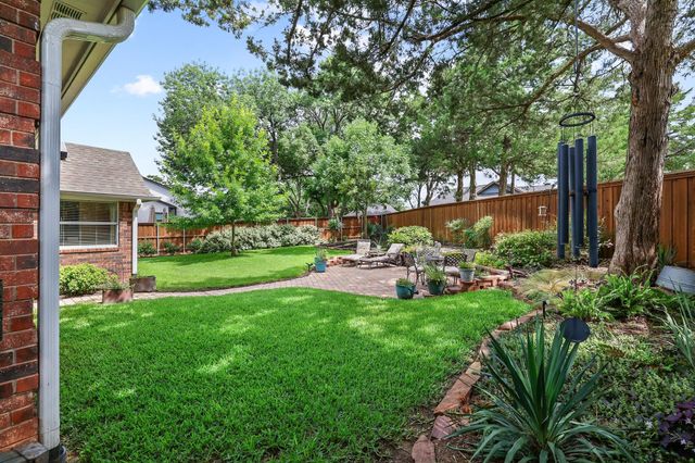 10 Fairway Loop Drive, Pottsboro, TX 75076