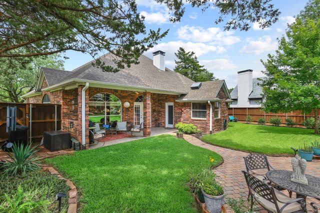 10 Fairway Loop Drive, Pottsboro, TX 75076
