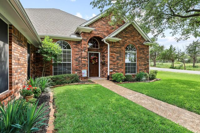 10 Fairway Loop Drive, Pottsboro, TX 75076