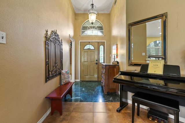 10 Fairway Loop Drive, Pottsboro, TX 75076