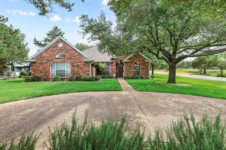 10 Fairway Loop Drive, Pottsboro, TX 75076