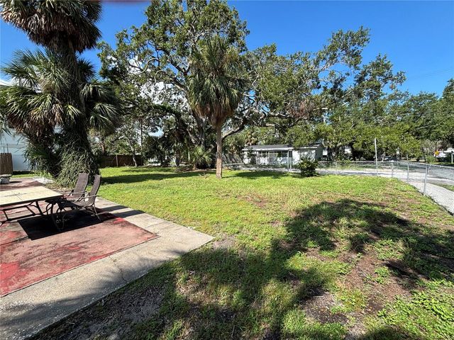 422 15TH AVENUE S, St Petersburg, FL 33701