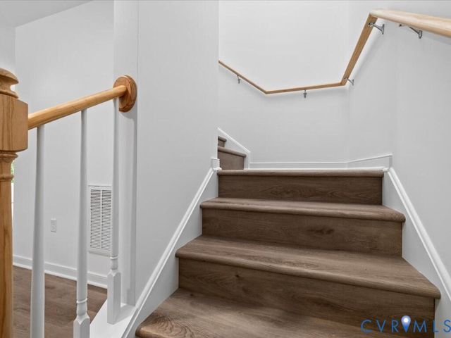 6337 Oak Dr, Quinton, VA 23141