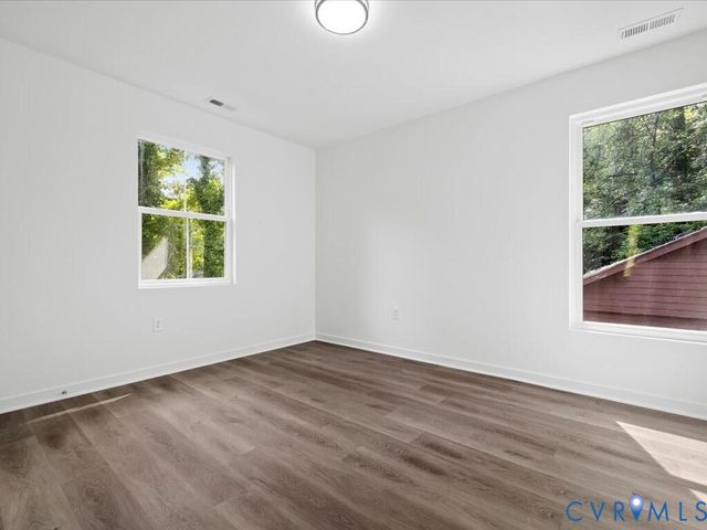 6337 Oak Dr, Quinton, VA 23141