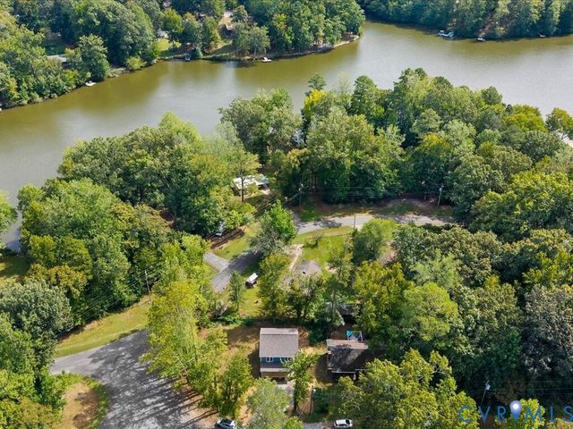 6337 Oak Dr, Quinton, VA 23141