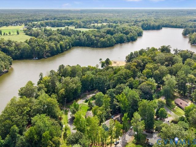 6337 Oak Dr, Quinton, VA 23141