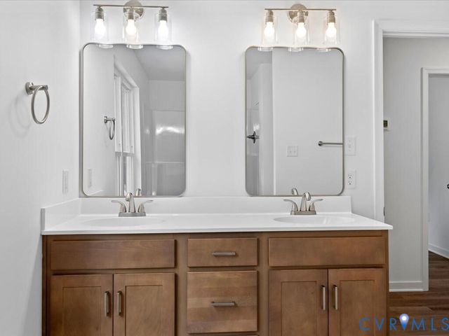 6337 Oak Dr, Quinton, VA 23141