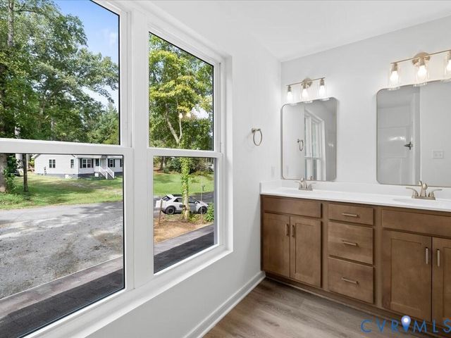 6337 Oak Dr, Quinton, VA 23141
