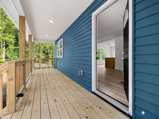 6337 Oak Dr, Quinton, VA 23141