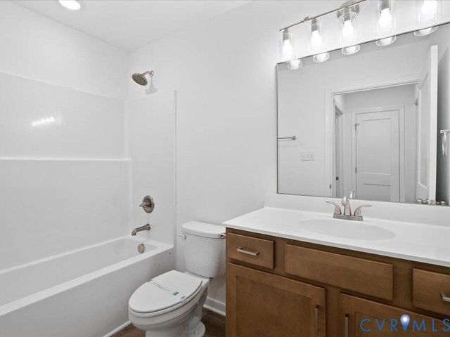 6337 Oak Dr, Quinton, VA 23141