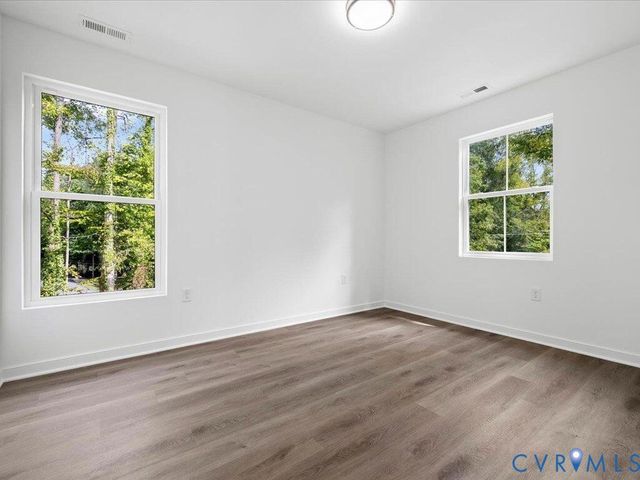 6337 Oak Dr, Quinton, VA 23141