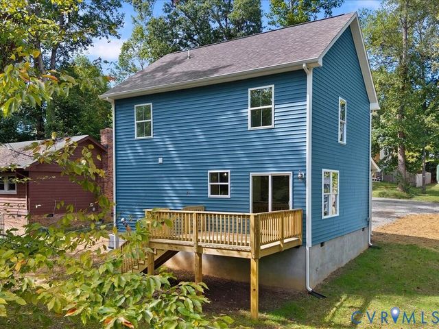 6337 Oak Dr, Quinton, VA 23141