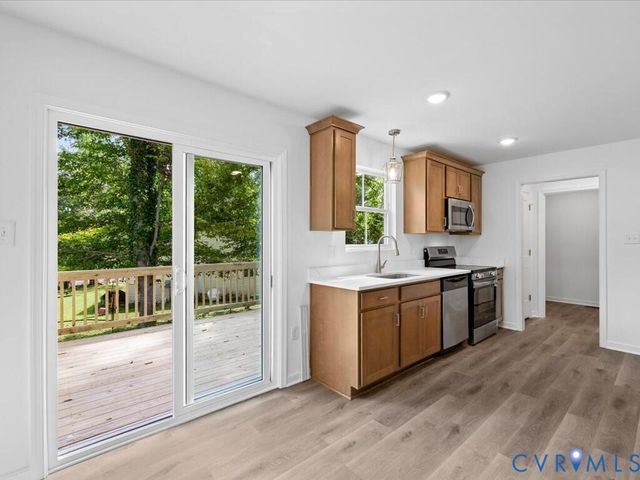 6337 Oak Dr, Quinton, VA 23141